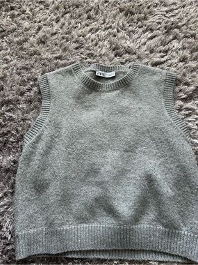 ZARA Light Gray Ribbed Crewneck Sweater